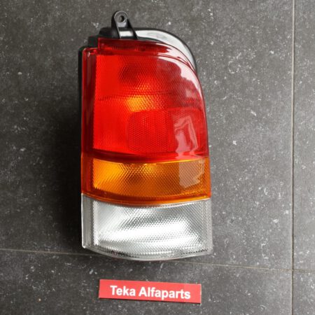 Nissan Sunny Traveller Tail light Achterlicht 012151990