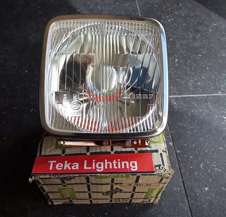 Fiat 125 / Koplamp / Headlight / Scheinwerfer / Phare