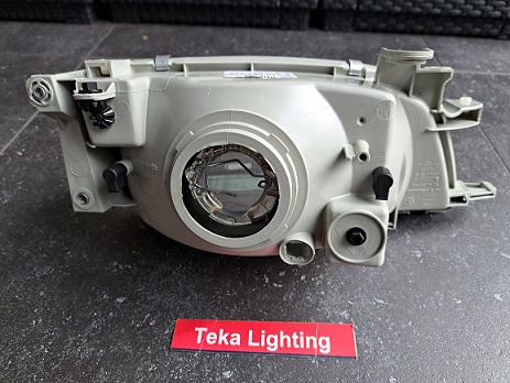 Toyota Carina E T19 / Scheinwerfer / Phare / Bosch 0318097113