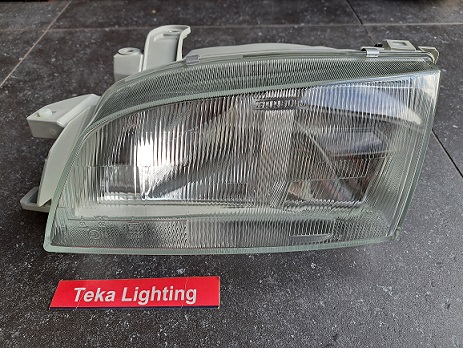 Toyota Carina E T19 / Scheinwerfer / Headlight / Phare /