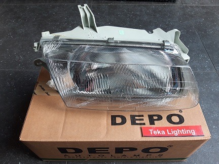 Mazda 323s BA Sedan / Koplamp / Scheinwerfer / Headlight / Phare / Depo 216-1126R-LD-EM