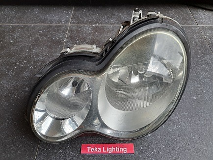 Mercedes-Benz C-klasse (W203) / Koplamp / Scheinwerfer / Headlight / Phare / Automotive Lighting 0 302 481 055 / Used