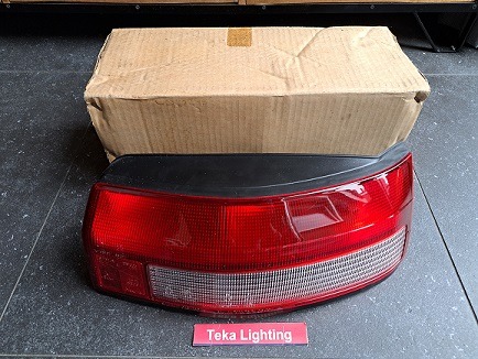 Mazda 323 IV BG / Achterlicht / Rücklicht / Tail Light / Feu Arrière / Stanley 043-1305R / Mazda BS20-51-170A