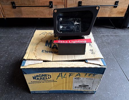 Alfa Romeo 155 (167) / Mistlamp / Mistlicht / Nebelscheinwerfer / Fog Light / Antibrouillard / Magneti Marelli LAA432 712352701120