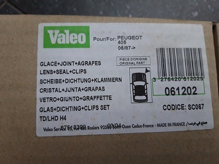 Peugeot 405 Phase II / Koplampglas / Scheinwerfer Glas Scheibe / Headlamp Lens / Phare Glace / Valeo 061202 / Rechts