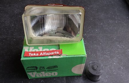 Seat Fura II / Koplamp / Scheinwerfer / Headlight / Phare / Valeo 061761 / Links