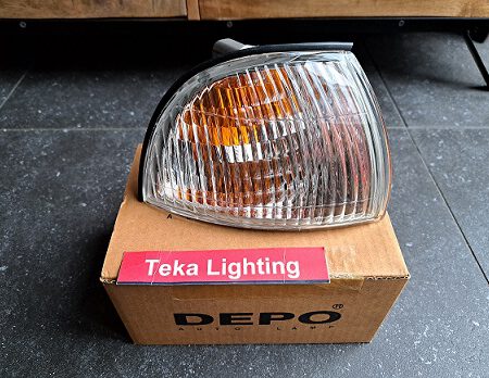 Daewoo Cielo / Daewoo Nexia / Knipperlicht / Blinker / Indicator / Clignoteur / Depo 01-222-1502R-AE / 01 1 E4 6770 / Rechts
