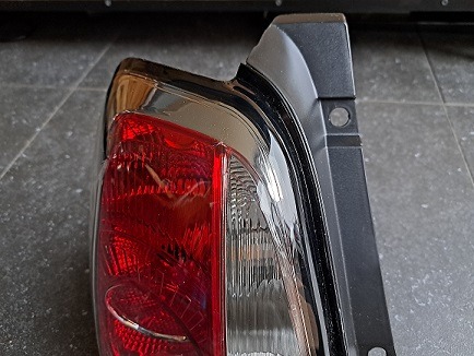 Achterlicht / Rücklicht / Tail light / Feu Arrière / Depo 08-661-1931L-B / Van Wezel 1604933 / Links