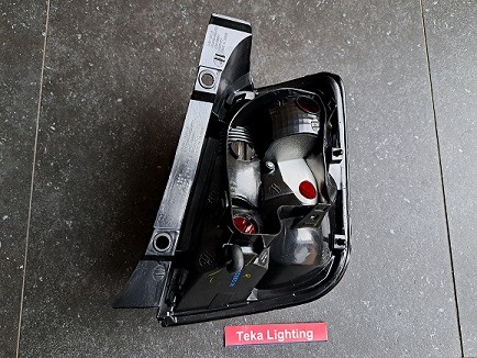 Achterlicht / Rücklicht / Tail light / Feu Arrière / Depo 08-661-1931L-B / Van Wezel 1604933 / Links