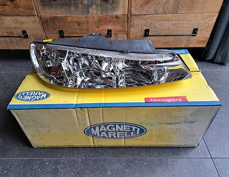 Peugeot 406 II Phase 2 / Koplamp / Scheinwerfer /Headlight / Phare / Magneti Marelli LPE561 / 710301175002 / Rechts