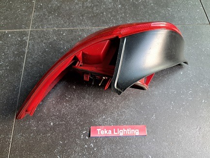 Peugeot 206 / Achterlicht / Rücklicht / Tail light / Feu Arrière / Axo Scintex 2531 / Rechts