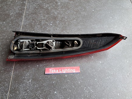 Volvo V70 II / Volvo XC70 / Achterlicht / Rücklicht / Tail light / Feu Arrière / Hella 152848 / Links